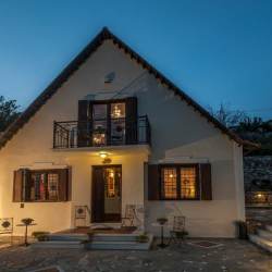 ΤΟ ΣΠΙΤΙ ΤΗΝ ΝΥΧΤΑ ΤΟ ΣΠΙΤΙ ΤΗΝ ΝΥΧΤΑ